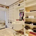 Σπίτι διακοπών Luxury In Heart Of By Gr Estates *