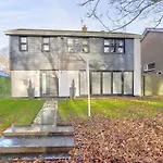 Luxury In Heart Of By Gr Estates Nunthorpe