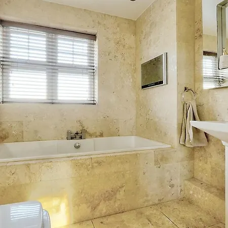 Luxury In Heart Of By Gr Estates * Nunthorpe
